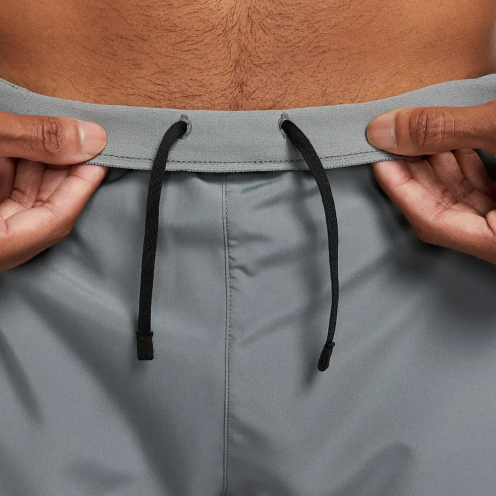 NIKE DRIFIT CHALLENGER PANTALONES CORTOS AJUSTE RELAJADO  SU23