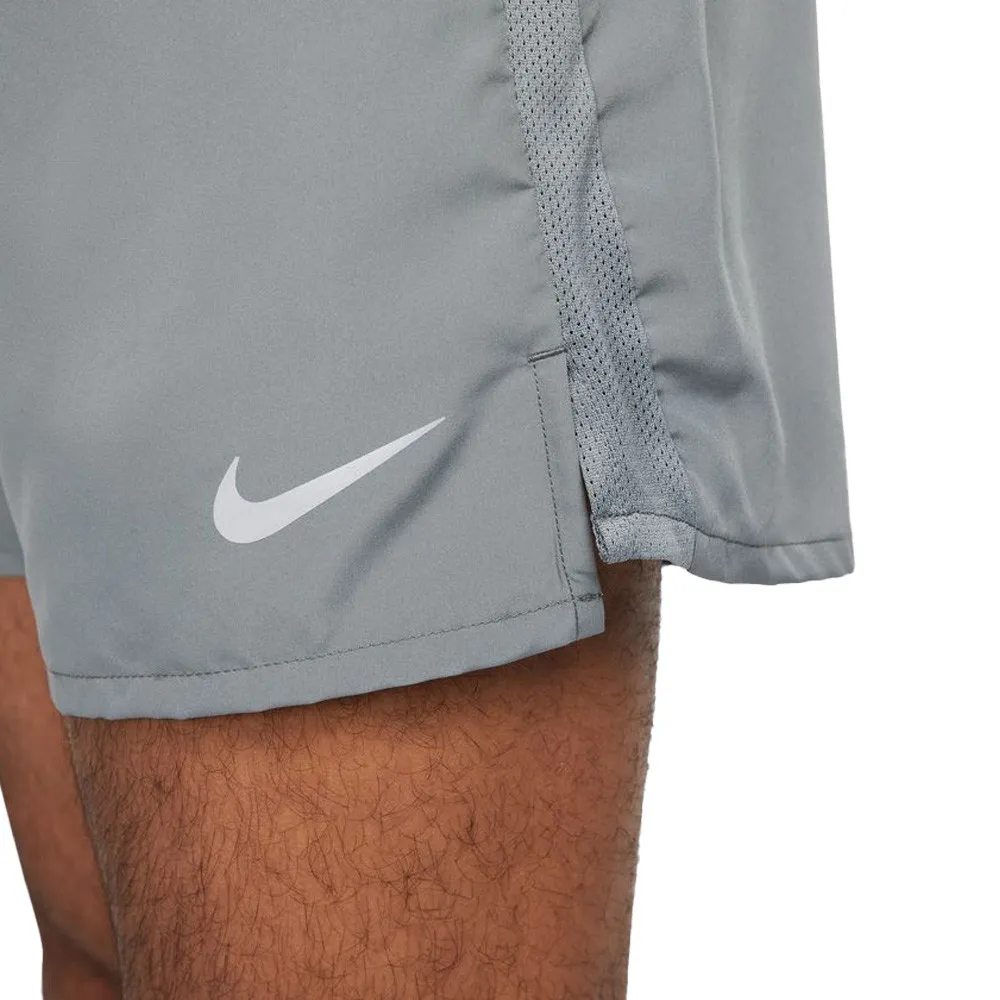 NIKE DRIFIT CHALLENGER PANTALONES CORTOS AJUSTE RELAJADO  SU23